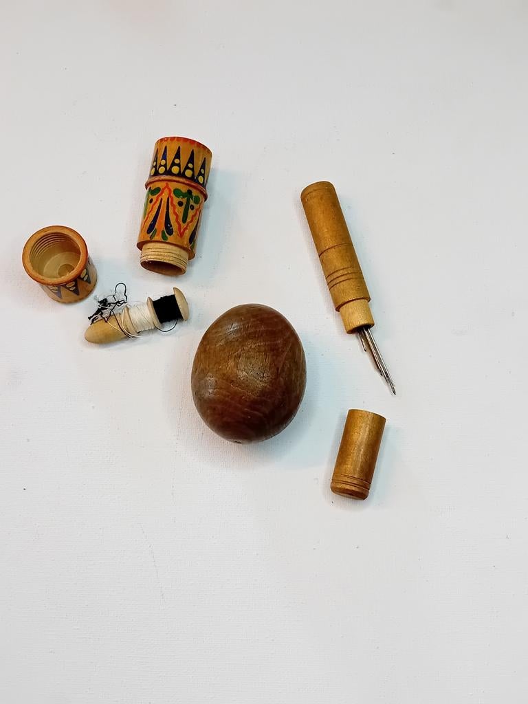 Set van 3 antieke naai-voorwerpen van gedraaid hout, Hobby en Vrije tijd, Naaien en Fournituren, Verzenden
