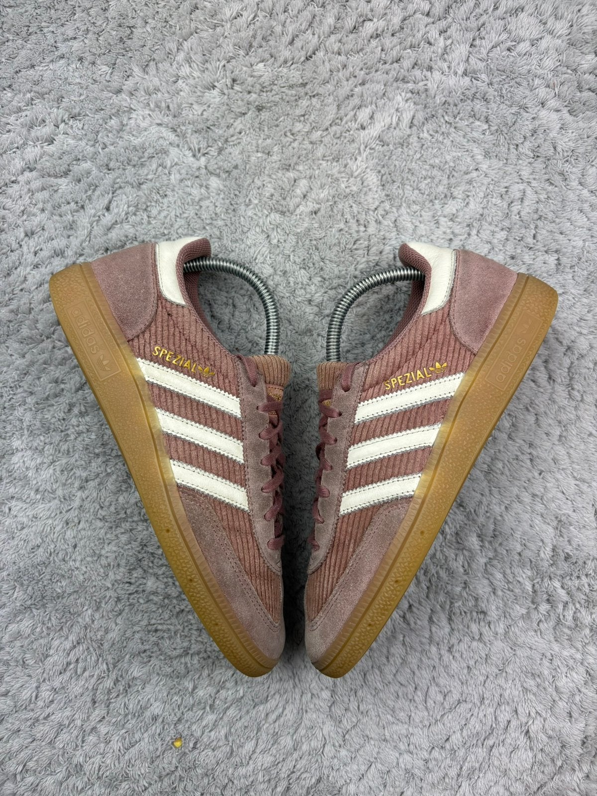 Asidas spezial rose en daim taille 39, Kleding | Dames, Ophalen of Verzenden, Sneakers, Roze, Gedragen