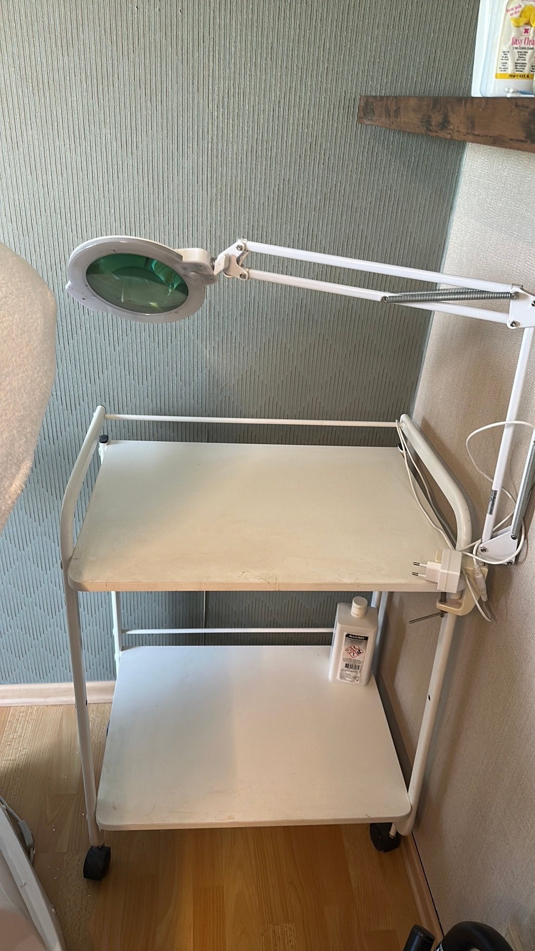 Behandeltafeltje met loupelamp, Ophalen, Gebruikt
