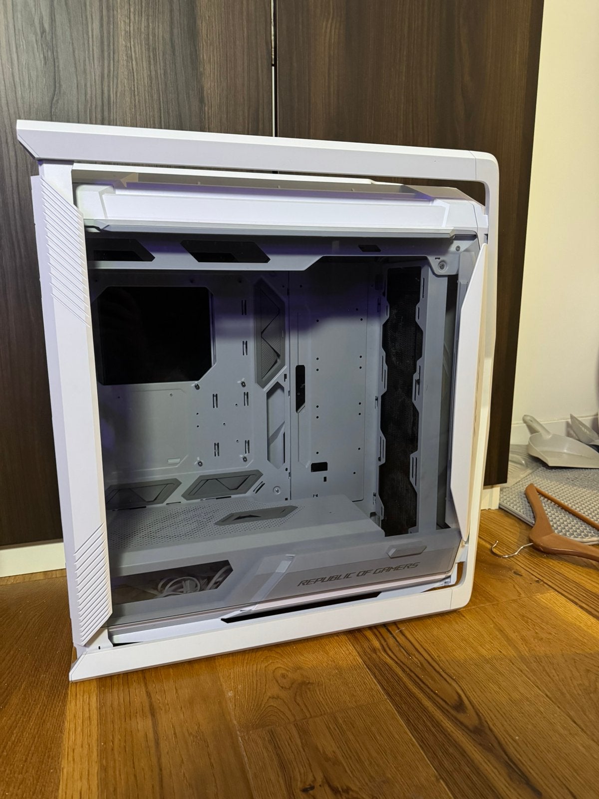 ASUS ROG Hyperion GR701 White — Boîtier PC Premium E-ATX, Enlèvement, Comme neuf, Gaming