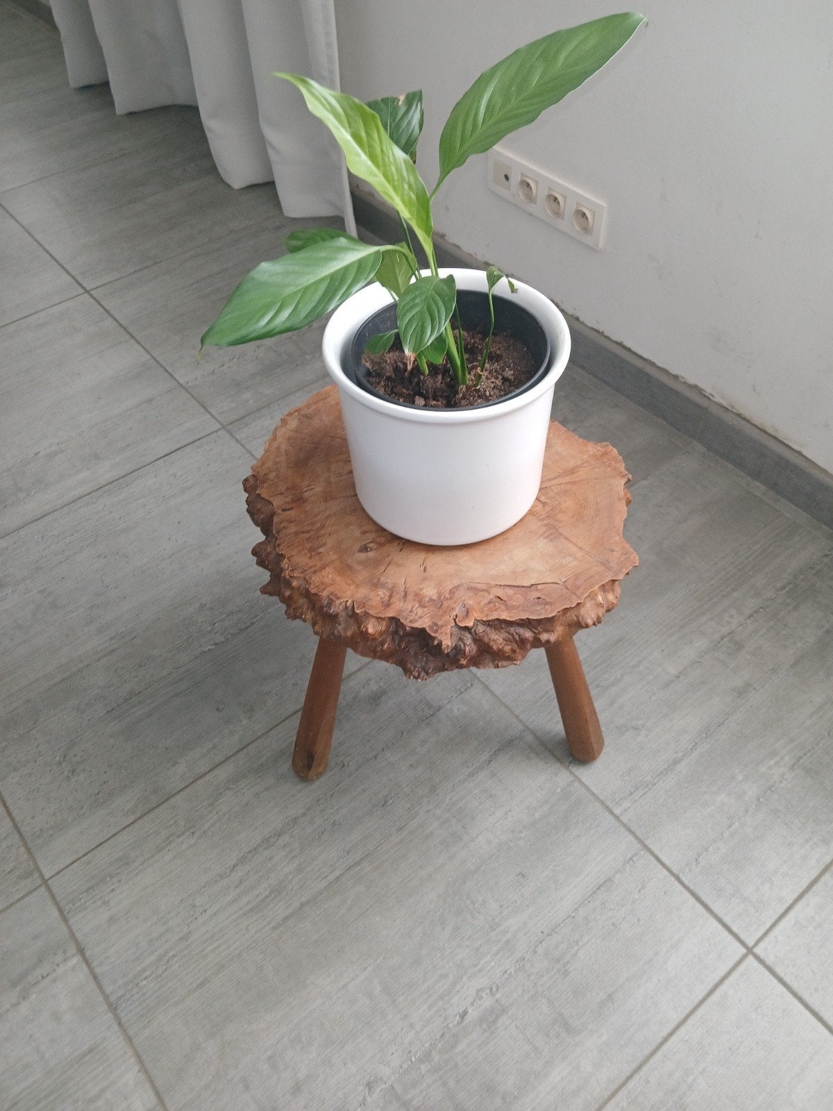 Petite table basse / Meuble vintage d'appoint brutaliste en, Maison & Meubles, Enlèvement, Utilisé, Vintage