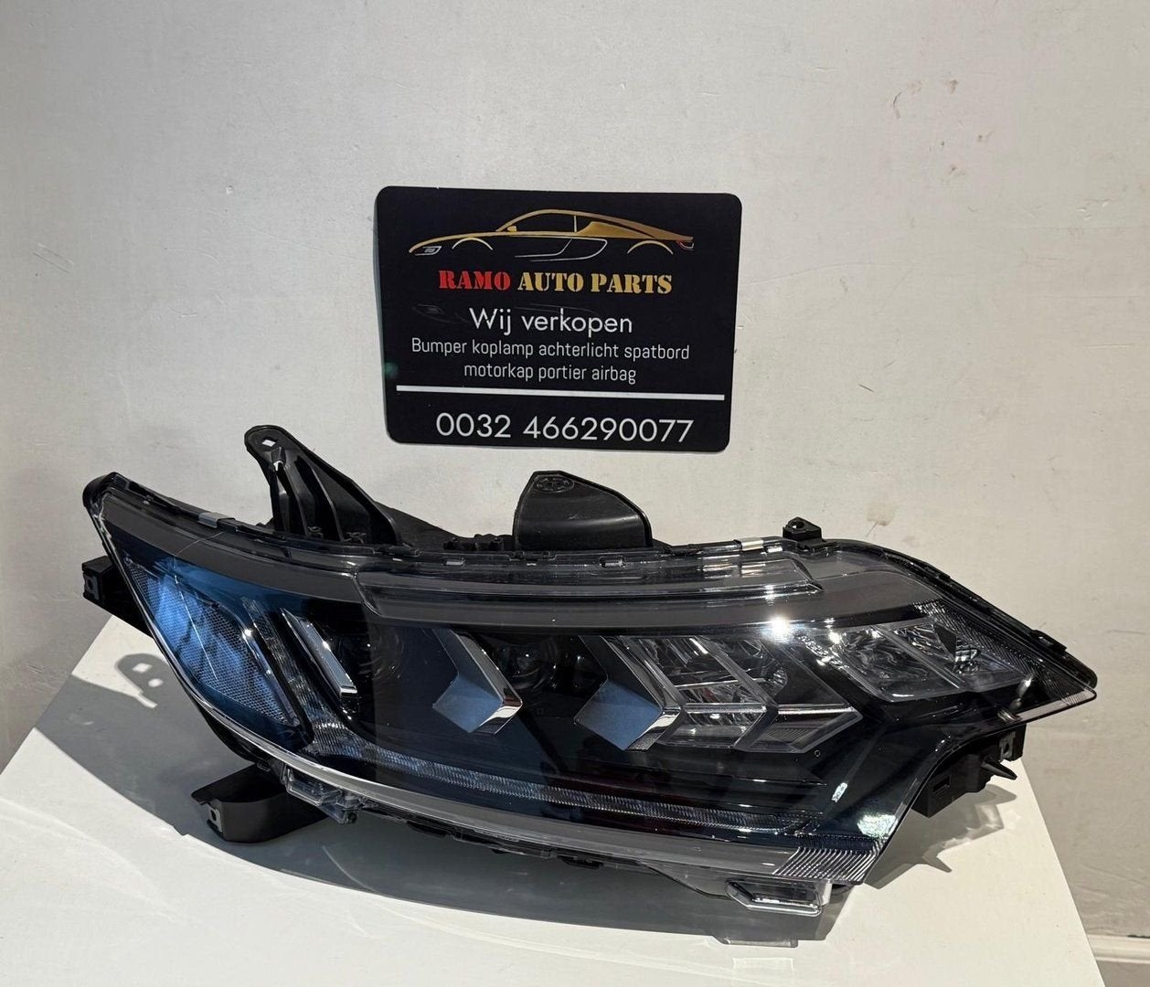 KOPLAMP MISTUBISHI VOL LED RECHTS ECM92121E20, -, 3 mois de garantie, Utilisé, Mitsubishi