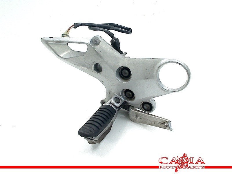 REPOSE PIEDS AVANT DROIT Suzuki (298952adc6), Motos, Dhr. S. di Majo, Utilisé, Info@cama-motorparts.nl, P.J. Troelstraweg 8 8
3144 CX  MAASSLUIS, NL