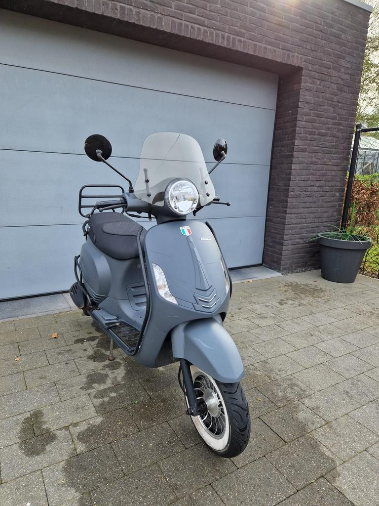 JTC Venice scooter 125cc - slechts 2366 km, Fietsen en Brommers, Overige merken, Gebruikt, Ophalen of Verzenden