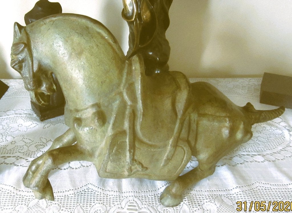 « Cheval de guerre » - Style Tang Dynastie, Antiquités & Art, Art | Sculptures & Bois, Statue, Brons, Mammifère, Patiné, Enlèvement ou Envoi