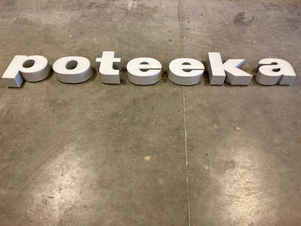 Vintage apothekerskruis en letters, Ophalen, Gebruikt