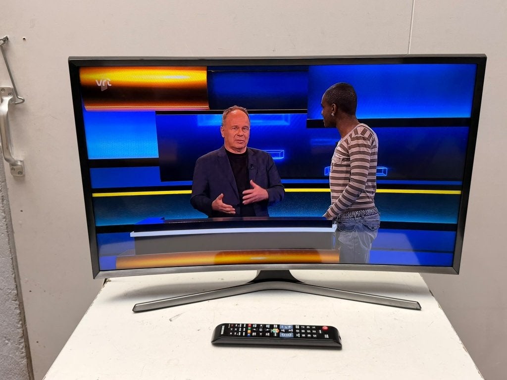 (61) Smart curve tv Samsung met afstandsbediening., Enlèvement, Comme neuf, Samsung, Smart TV