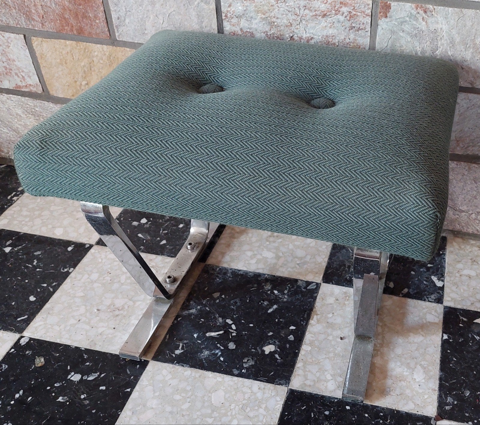 Voetbankje met stoffen bekleding, Ophalen, Gebruikt, Metaal