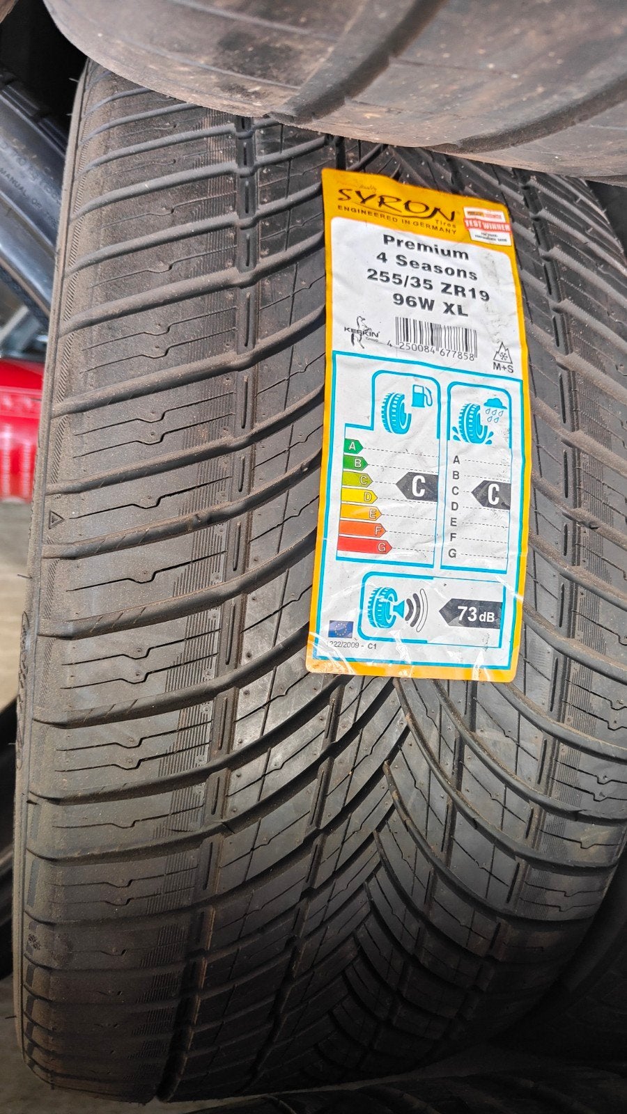 255/35r19 96w syron 100€ per stuk met montage en balanceren