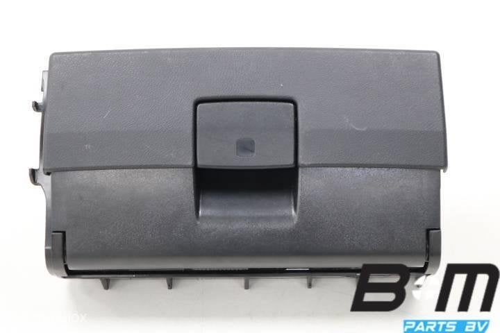 Bakje onder stoel rechts Audi A3 8P 8P0881578, Gebruikt