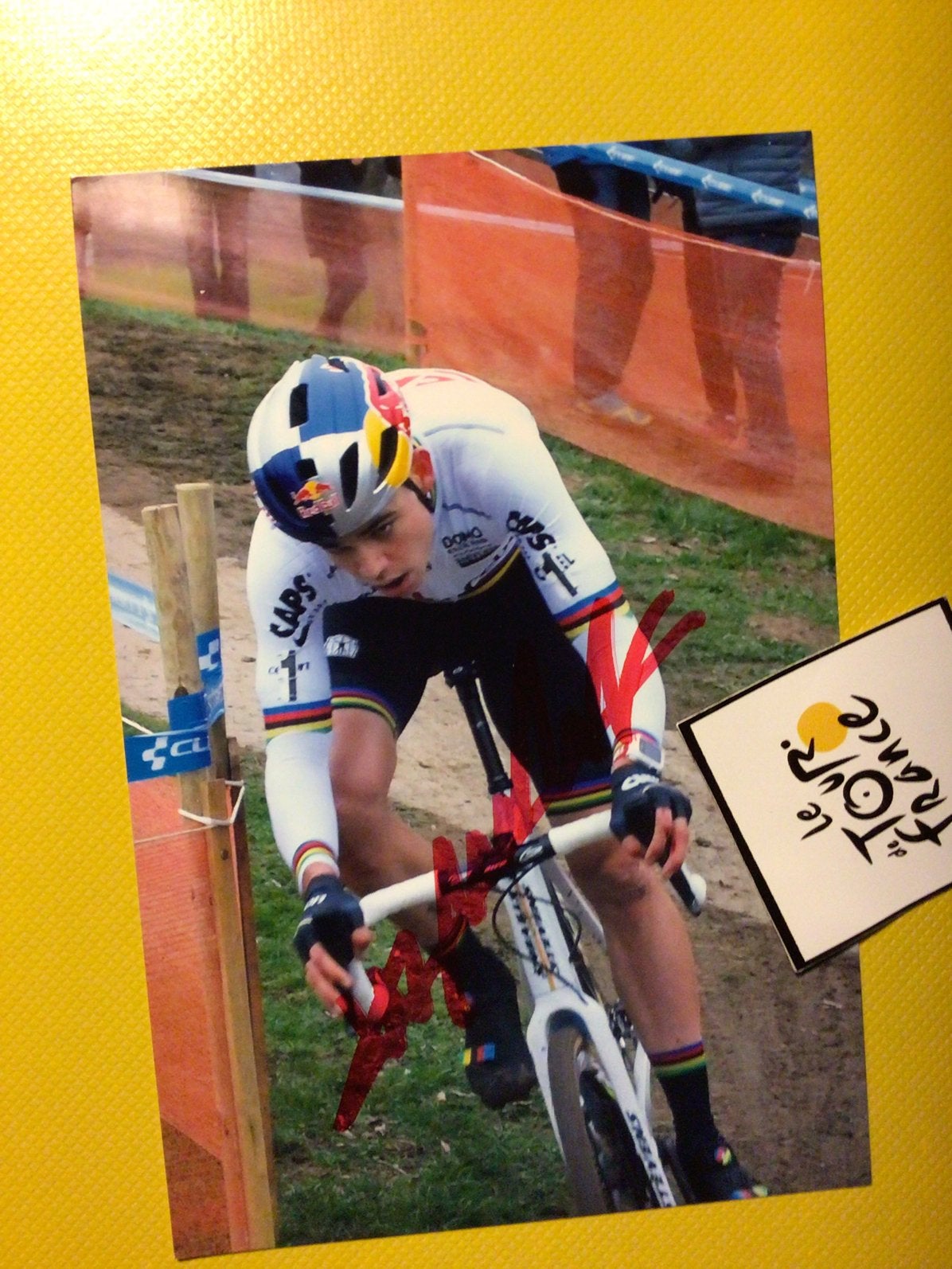 Wielerfoto wk wout van aert signe, Sport en Fitness, Verzenden
