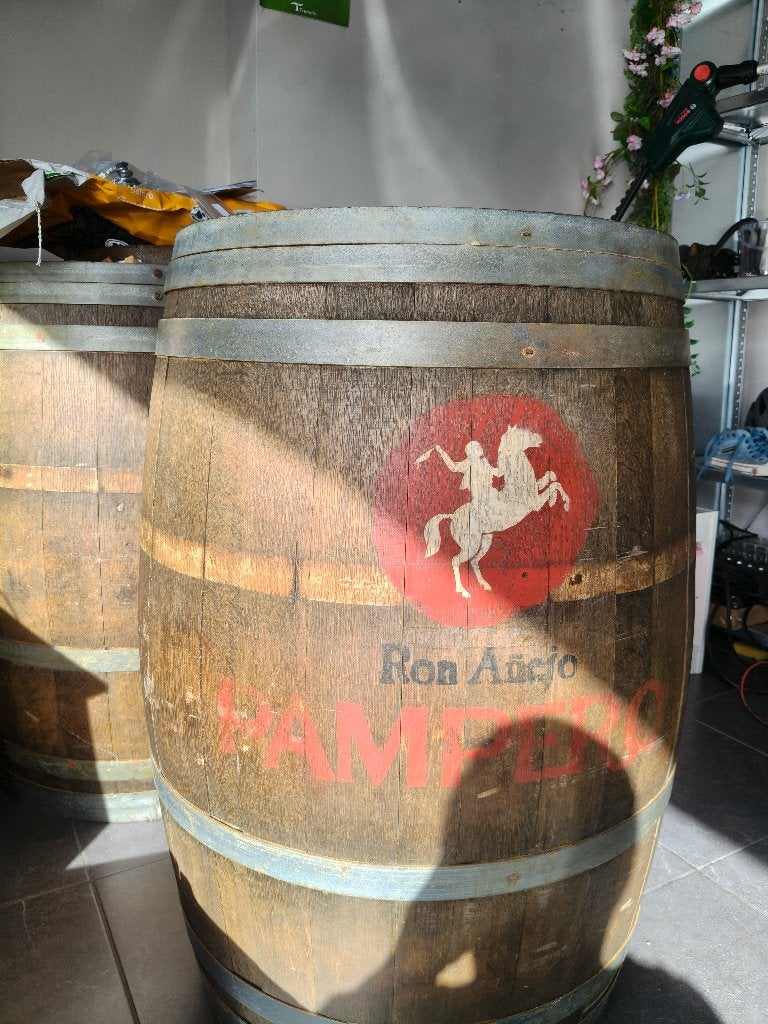 Vat rum Pampero, decoratie, Ophalen