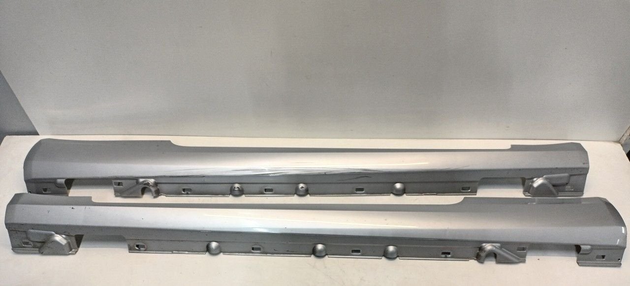 Sideskirt set Mercedes-Benz E-Klasse, Onderdelen@venauto.nl, Van der Ven Autorecycling B.V., Ettenseweg 76, 4706 PB Roosendaal, The Netherlands