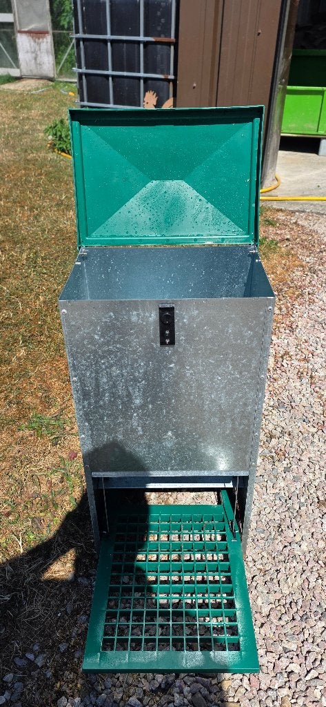 Mangeoire trémie anti-nuisibles Feedomatic 20kg, Enlèvement, Comme neuf, Abreuvement et Alimentation