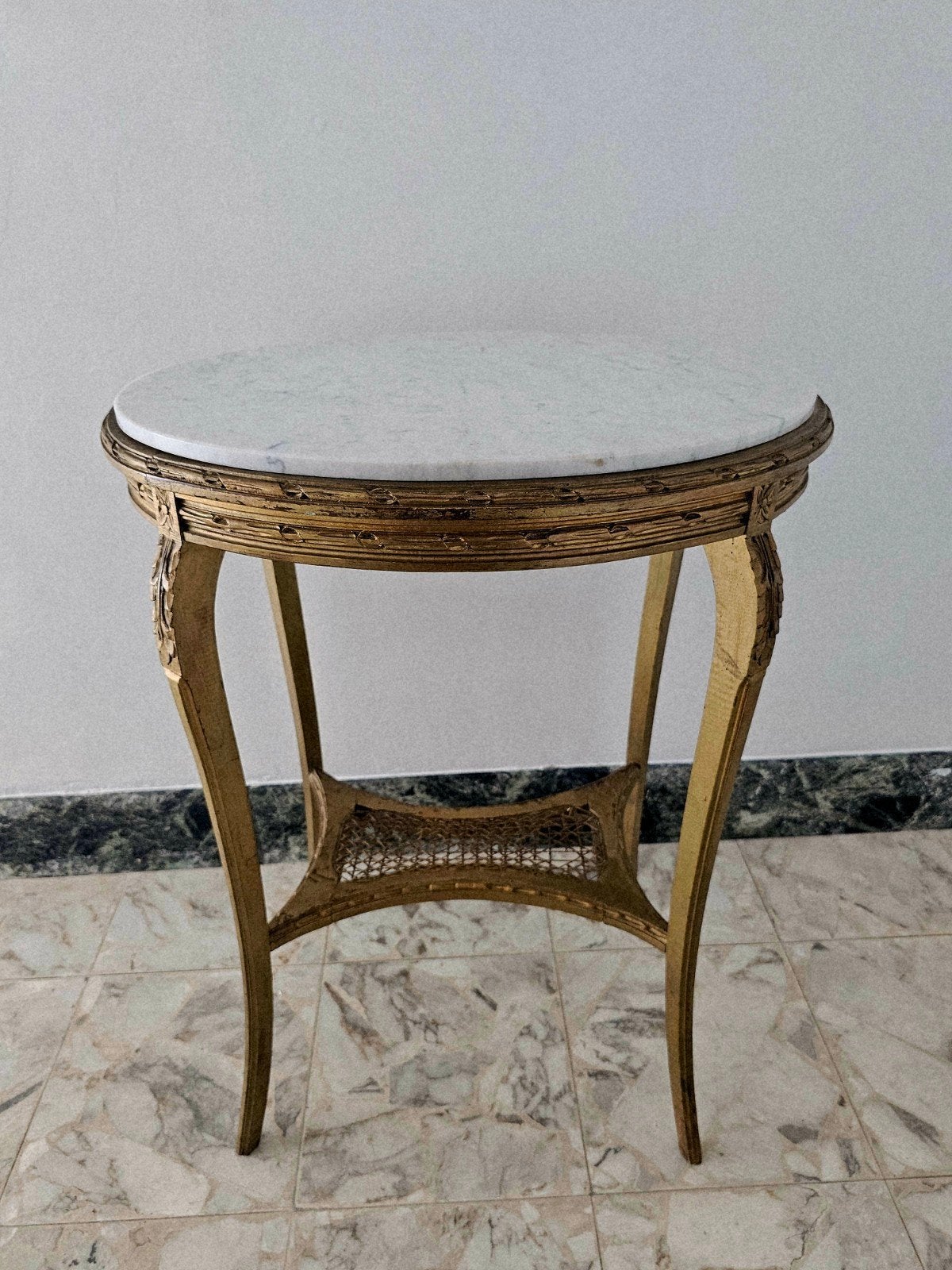 Table d'extrémité française Louis XVI du 19ème siècle, Enlèvement