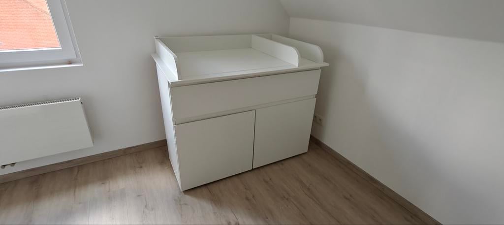 Commode avec table à langer, Enfants & Bébés, Enlèvement, Commode