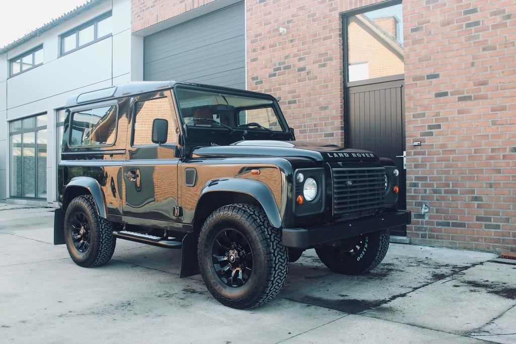 Defender 90 SE 2.2 // GEREVISEERD, Auto's, 90 kW, 4 cilinders, Zwart, Leder