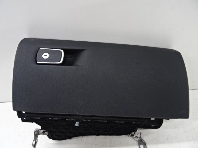BOITE A GANTS BMW 3 serie Gran Turismo (F34), Utilisé, BMW, Petuelring 130
80809  München, DE, Bayerische Motoren Werke AG