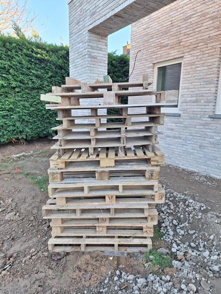 Gratis 4 kapotte paletten-brandhout, Ophalen, Gebruikt