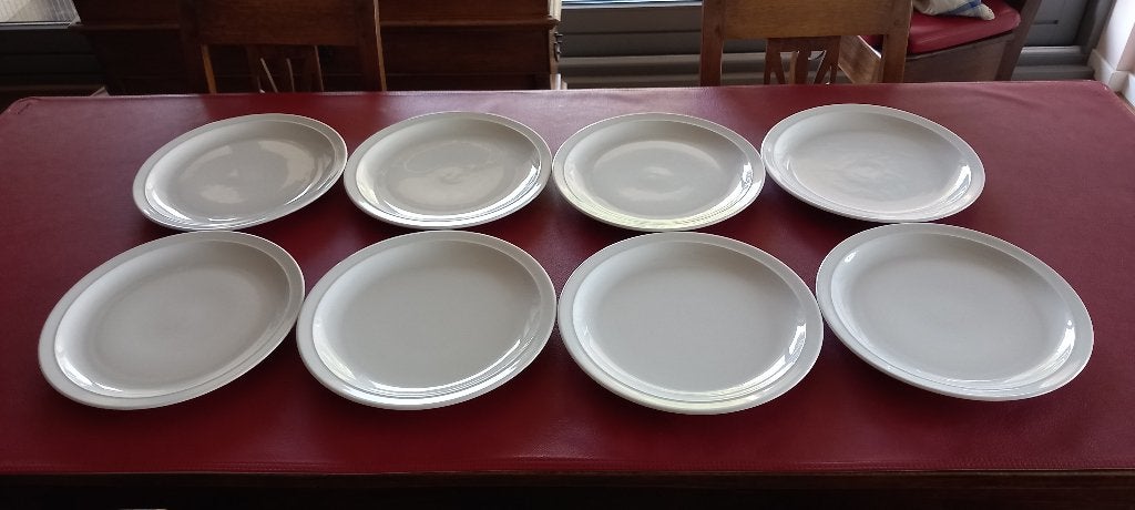 8 grandes assiettes Bareuther Germany, Maison & Meubles, Assiettes(s), Comme neuf, Céramique, Enlèvement