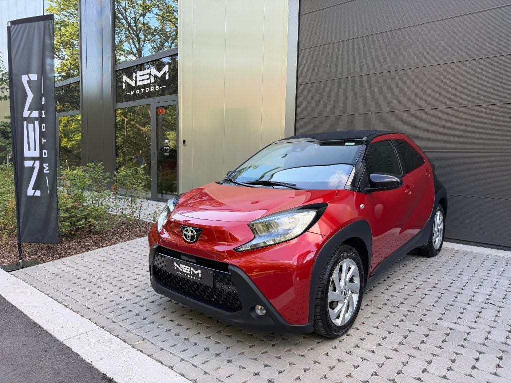 Toyota Aygo X 1.0i VVT-i X-play II,GARANTIE,NAVI,ACC,CARPLAY, Voorwielaandrijving, 4 zetels, Stof, Cabriolet