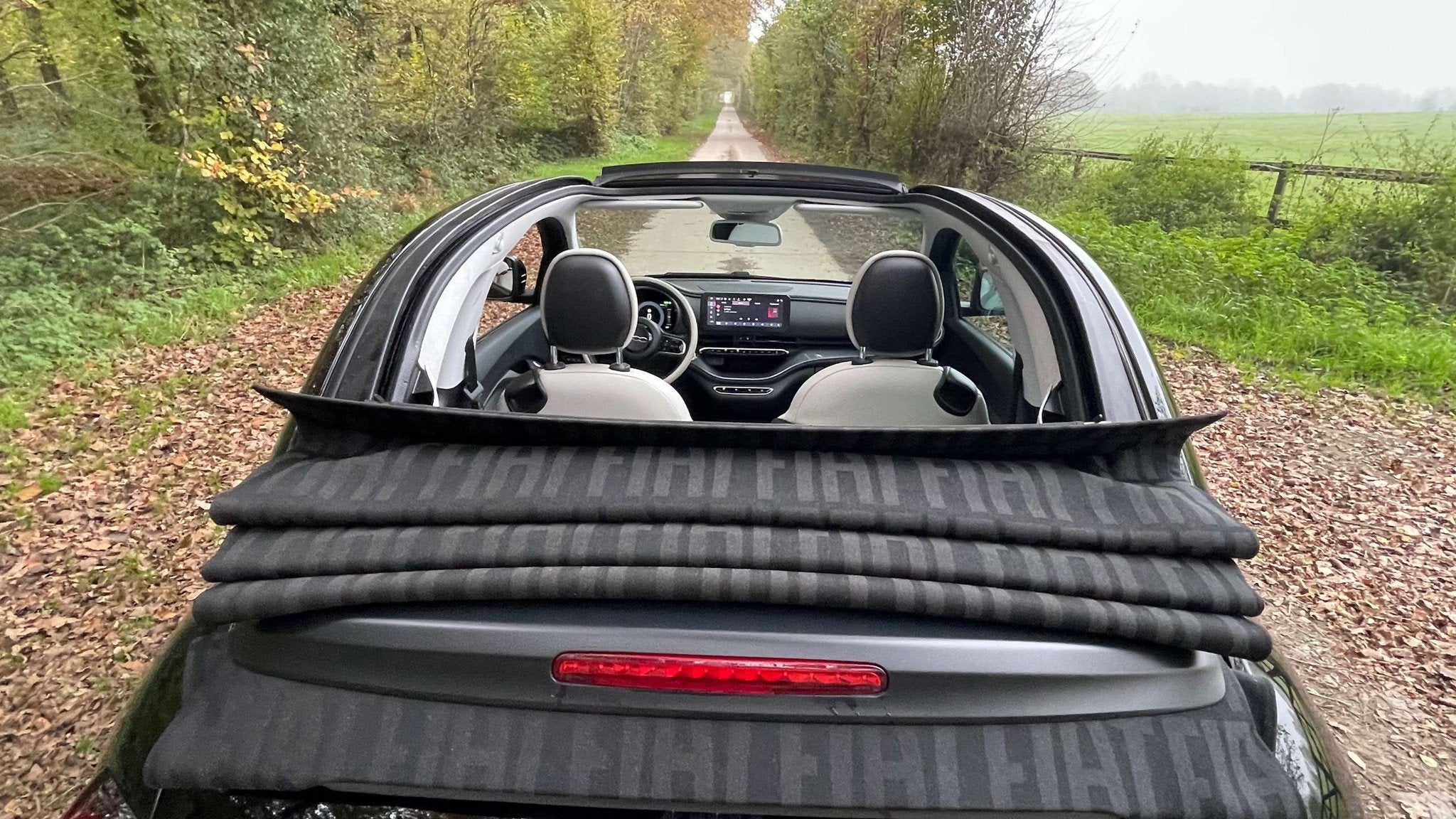Fiat 500E 42 kWh La Prima 4 voitures 2 rose gold et 1 noir C, Autos, Cuir, Achat, 87 kW, Cabriolet