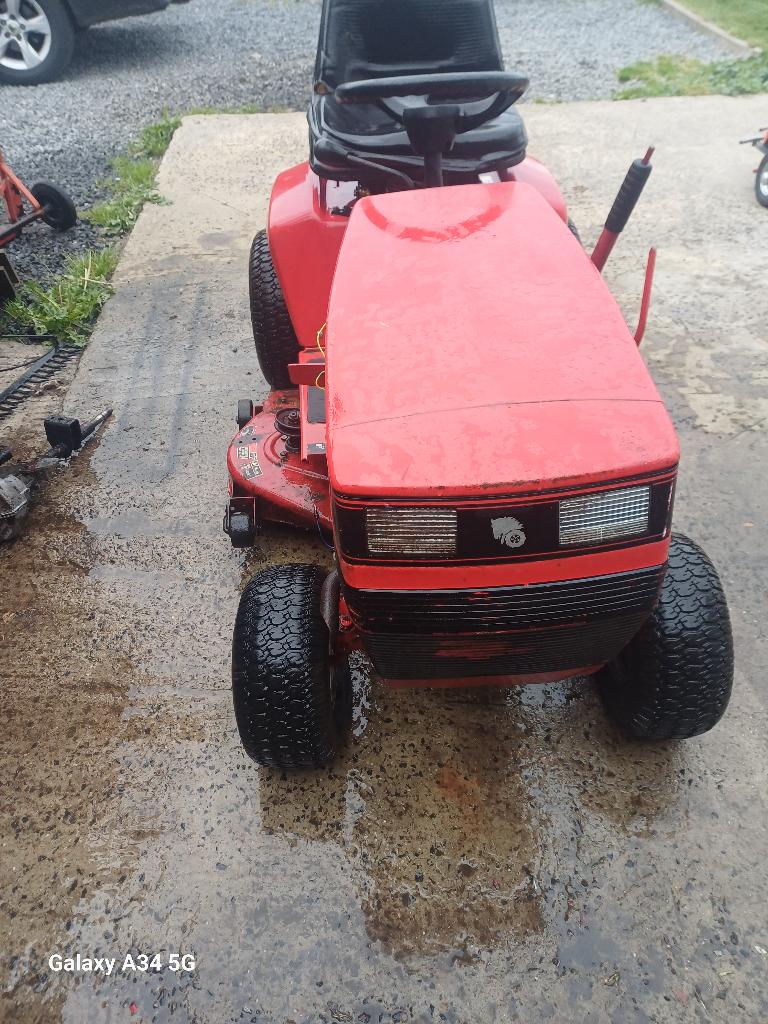 Toro Wheel Horse 212-5 tractor grasmaaier te koop, Tuin en Terras, Ophalen, Gebruikt, Versnellingen, 90 tot 120 cm