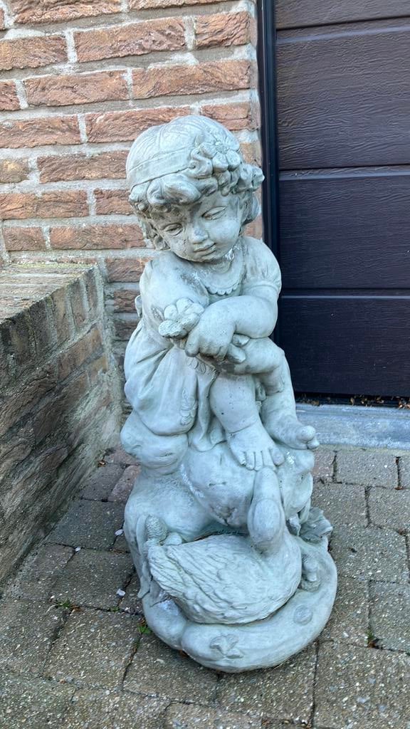 Tuinbeeld lieflijk meisje met eend, Tuin en Terras, Ophalen, Zo goed als nieuw