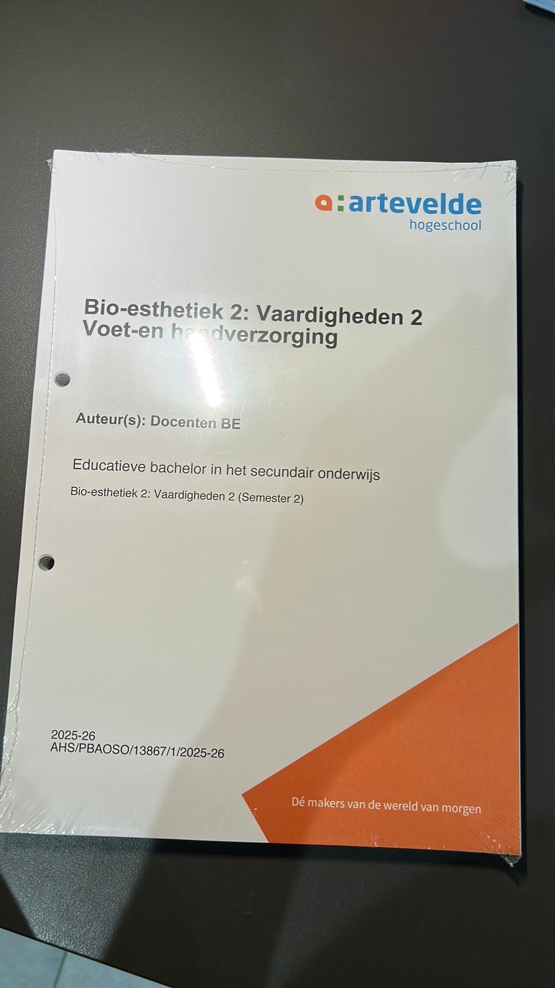 Bio esthetiek 2: vaardigheden 2 voet-en handverzorging, Ophalen of Verzenden, Nieuw, Overige niveaus, Huishoudkunde of Verzorging