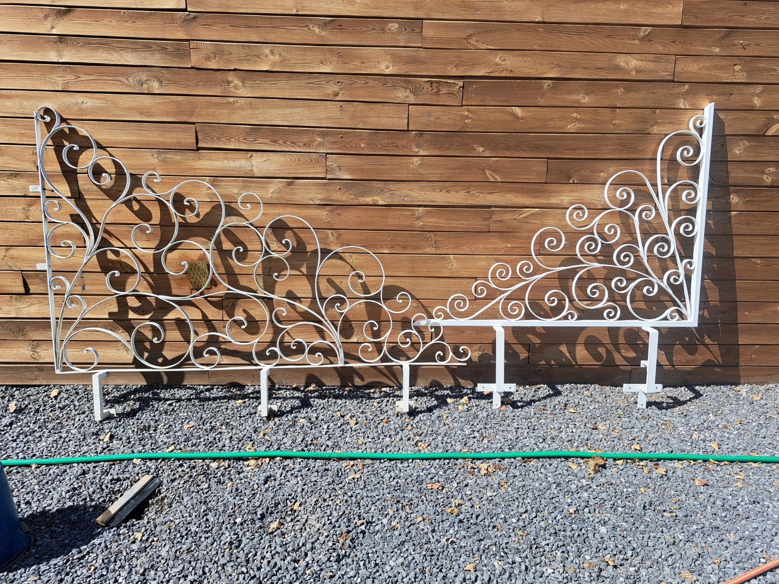mooie witte metalen sierhekwerk, Tuin en Terras, Ophalen