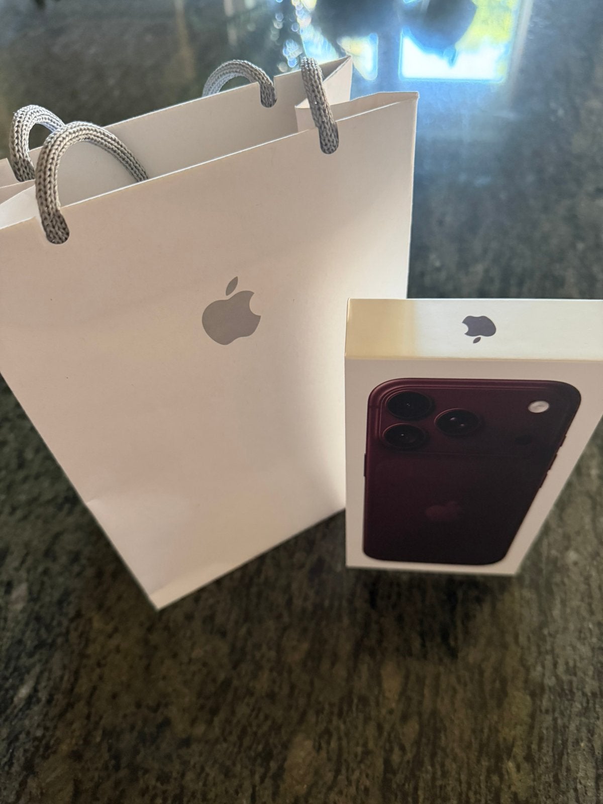 Iphone 18 pr 256gb Burgundy Factuur Apple store - Garantie, 256 GB, Nieuw, Ophalen of Verzenden, Zonder simlock