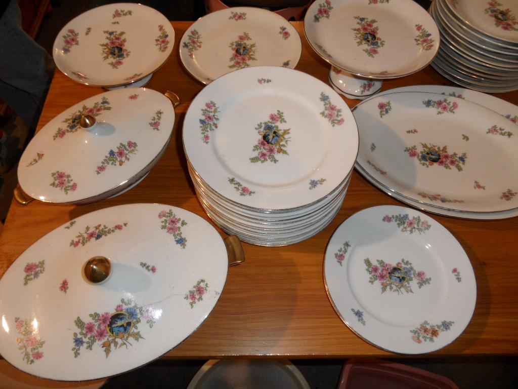 anciennes assiettes porcelaine Lmoges, Antiquités & Art, Enlèvement
