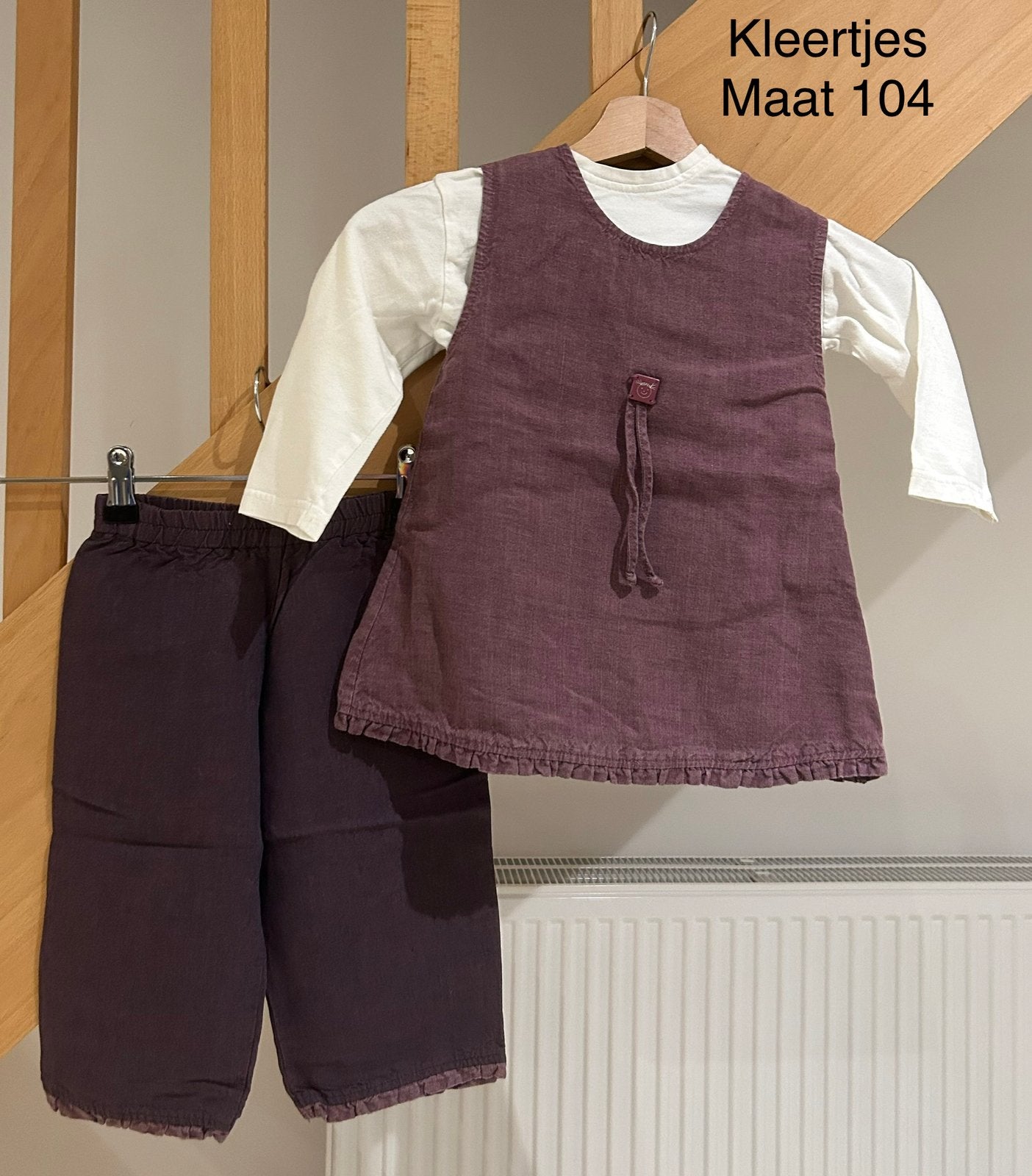 Setje (Kleertjes, maat 104), Enfants & Bébés, Vêtements enfant | Taille 104, Enlèvement ou Envoi, Comme neuf, Ensemble