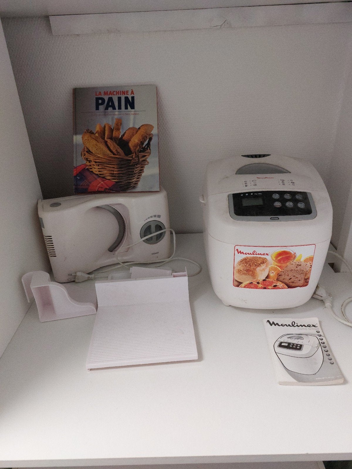 A VENDRE MACHINE À PAIN MOULINEX / 1 TRANCHEUSE / LIVRE  OCC, 800 à 1200 grammes de pâte, Sans minuteur, Enlèvement, Plus de 10 programmes