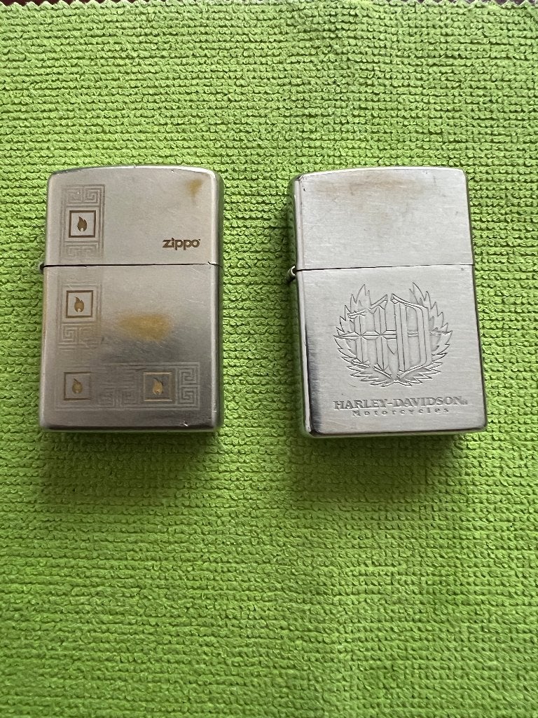 Zippo 09 & Zippo XV Vintage Benzine Aanstekers, Verzamelen, Ophalen, Aansteker