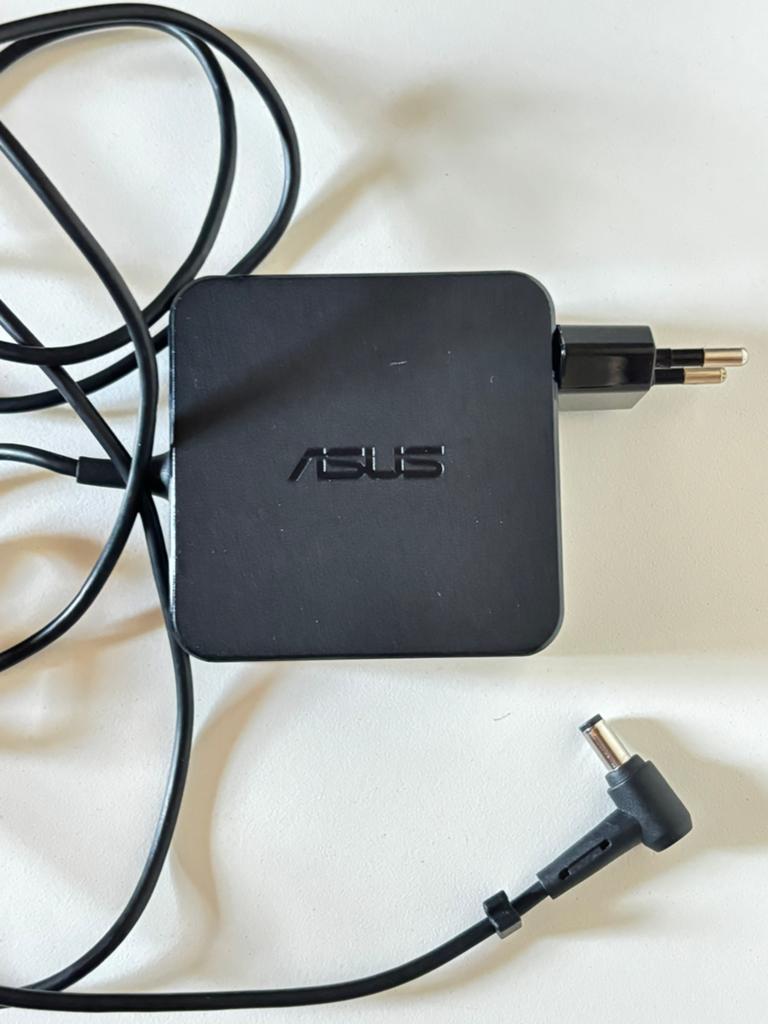 Origineel Asus oplader, Ophalen, Zo goed als nieuw