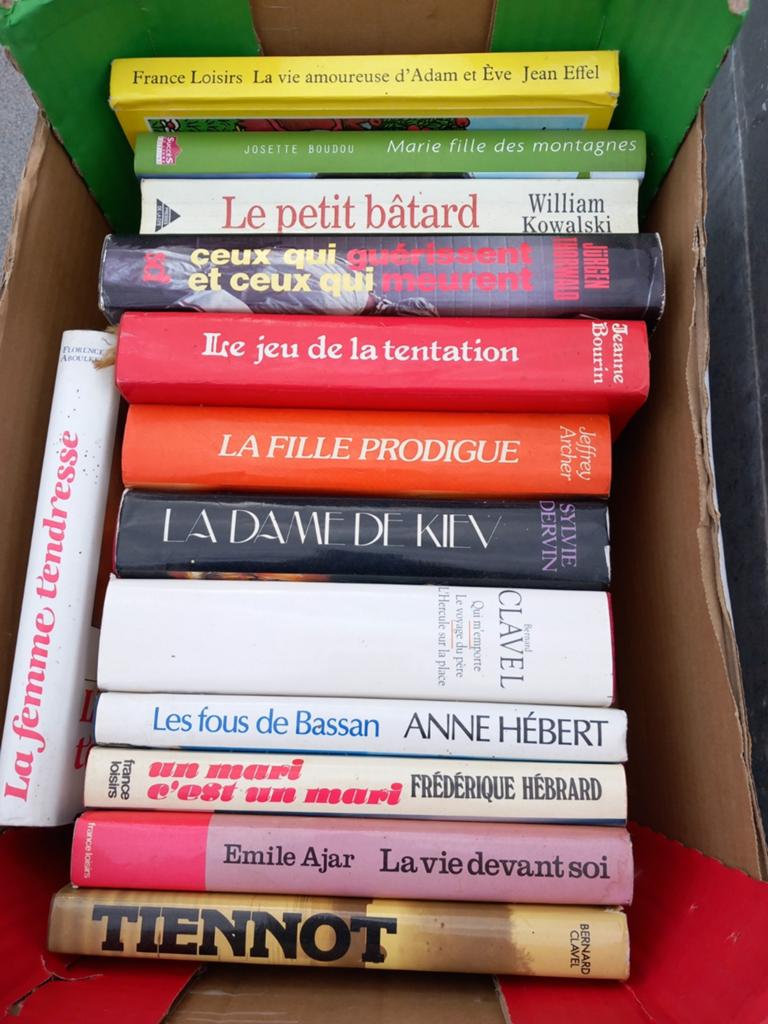 A SAISIR  Caisse de livres/romans/guerre, Enlèvement