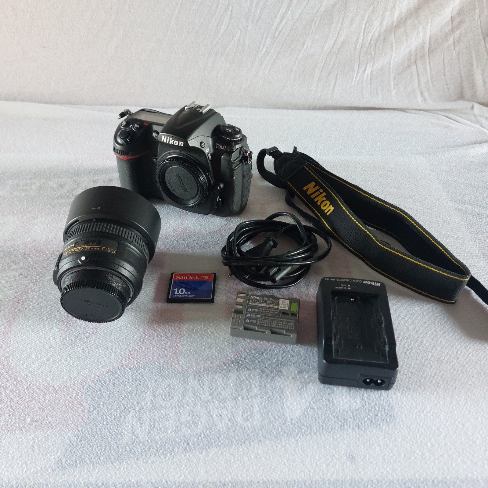 Nikon D300 met 50mm lichtsterk 1.8f nikon lens, TV, Hi-fi & Vidéo, Appareils photo numériques, 12 mégapixels, Comme neuf, Nikon