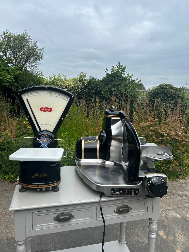 hoogglans zwart Berkel 834 snijmachine evt met weegschaal, Zakelijke goederen, Horeca | Keukenapparatuur, Ophalen, Gebruikt