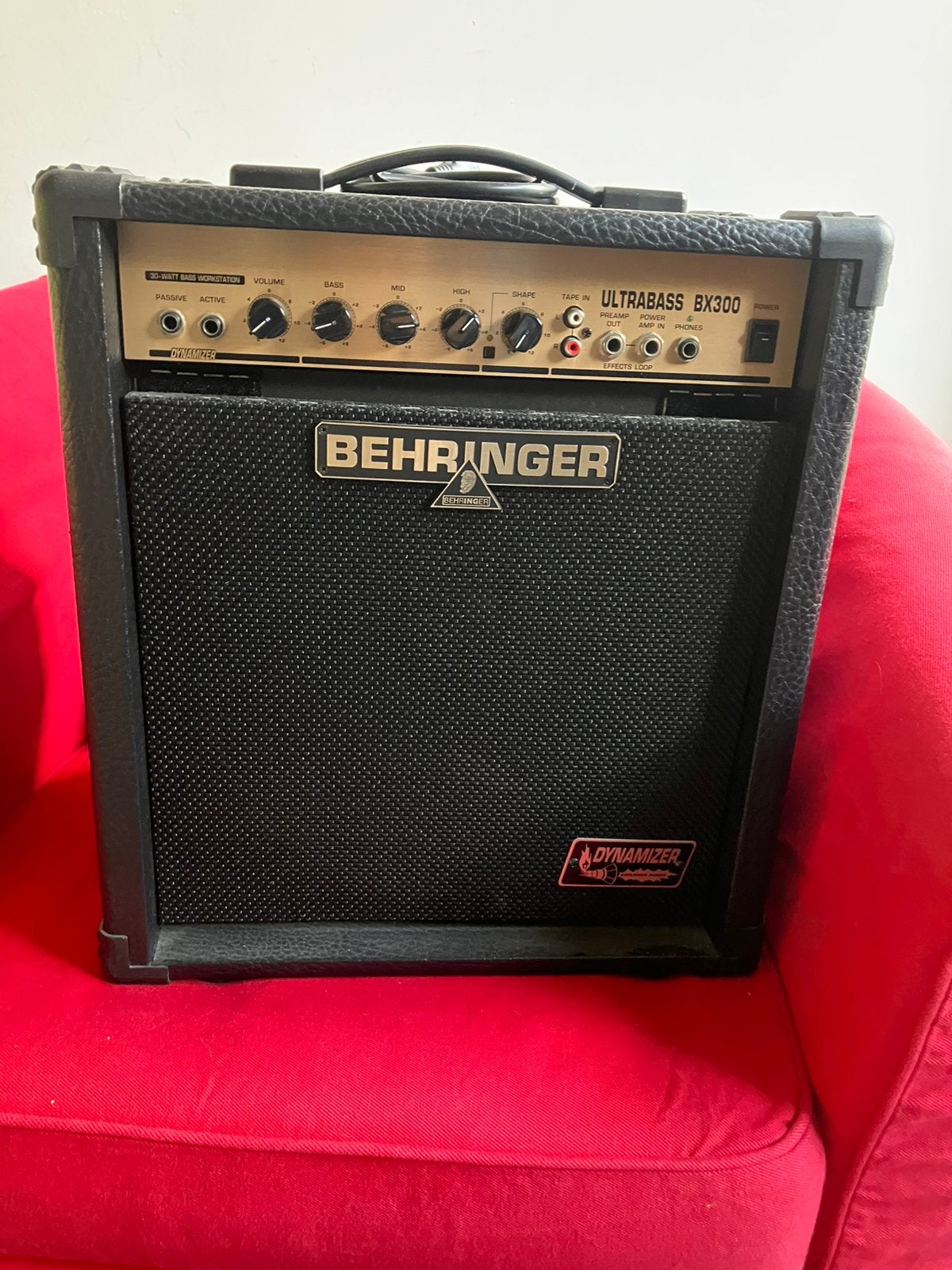 Behringer BX300, Ophalen, Gebruikt, Basgitaar, 50 tot 100 watt
