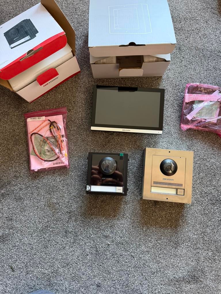 Hikvision videofoon met twee sturingen-poort/elektrisch slot, Ophalen, Zo goed als nieuw