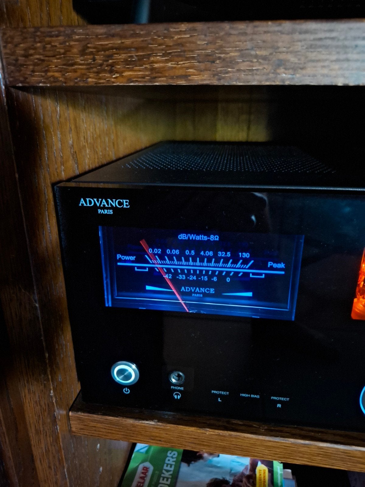 A10 Advance Paris. Hybride versterker 130 W/8 ohm., Audio, Tv en Foto, Versterkers en Ontvangers, Zo goed als nieuw, 120 watt of meer