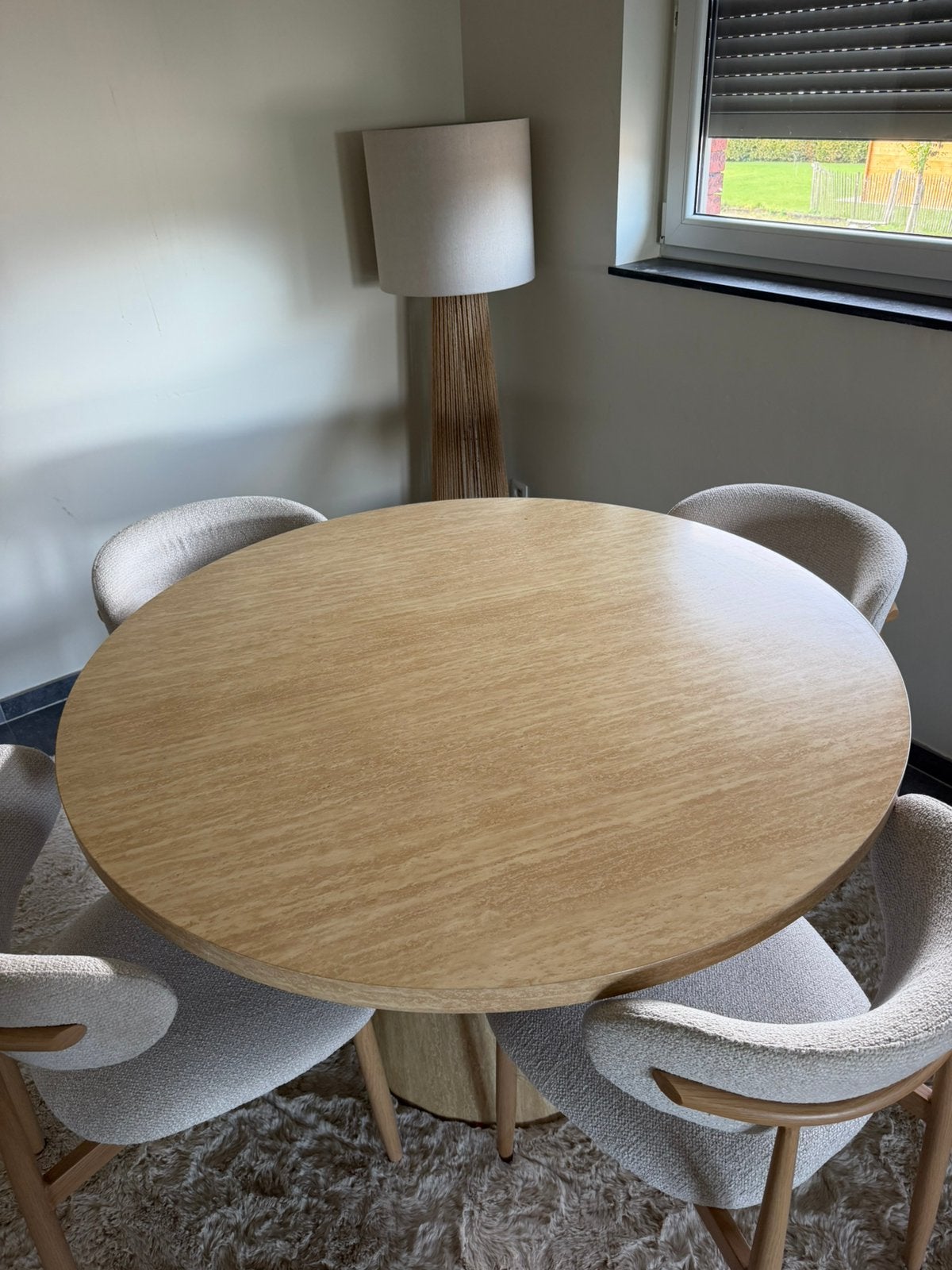 Table beige, Maison & Meubles, Enlèvement ou Envoi, Comme neuf