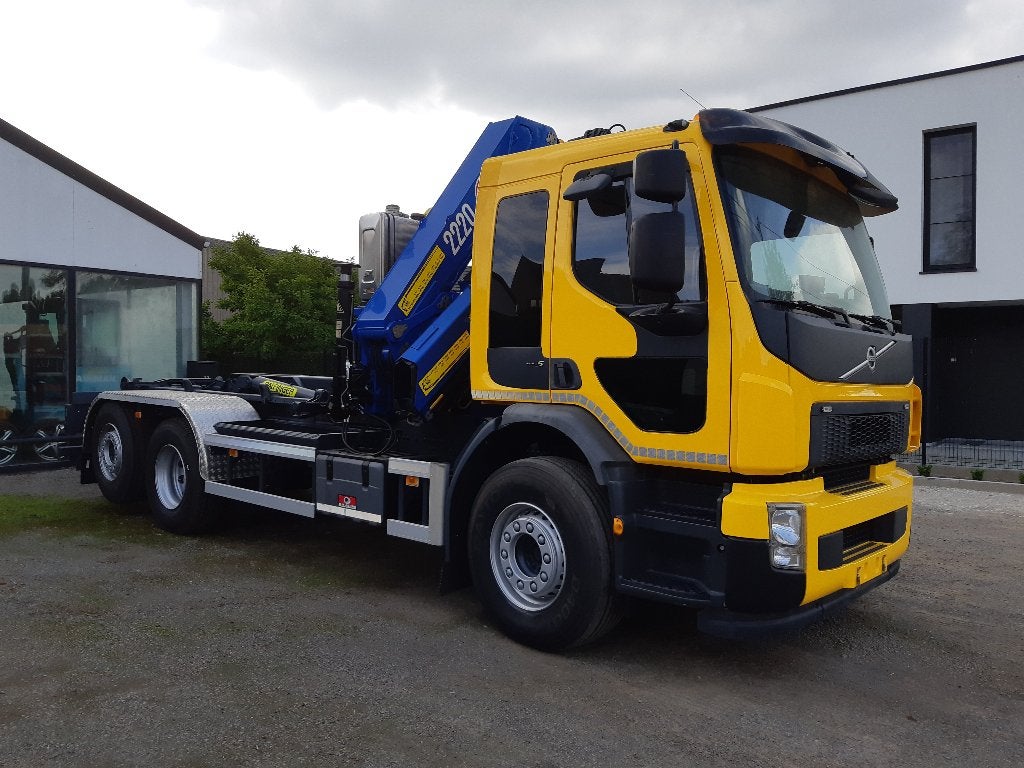 Volvo FE 300 Euro5 6x2 26T kraan HMF 2220 -6 Palift systeem, Auto's, Automaat, Euro 5, Geel, Bedrijf