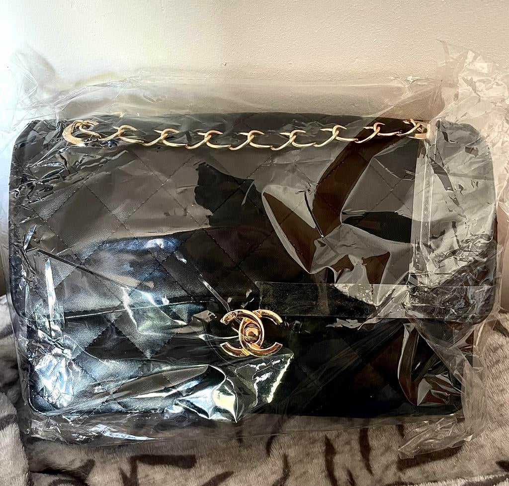 Sac Chanel noir - imitation de qualité (jamais porté), Handtassen en Accessoires, Tassen | Damestassen, Ophalen, Zo goed als nieuw