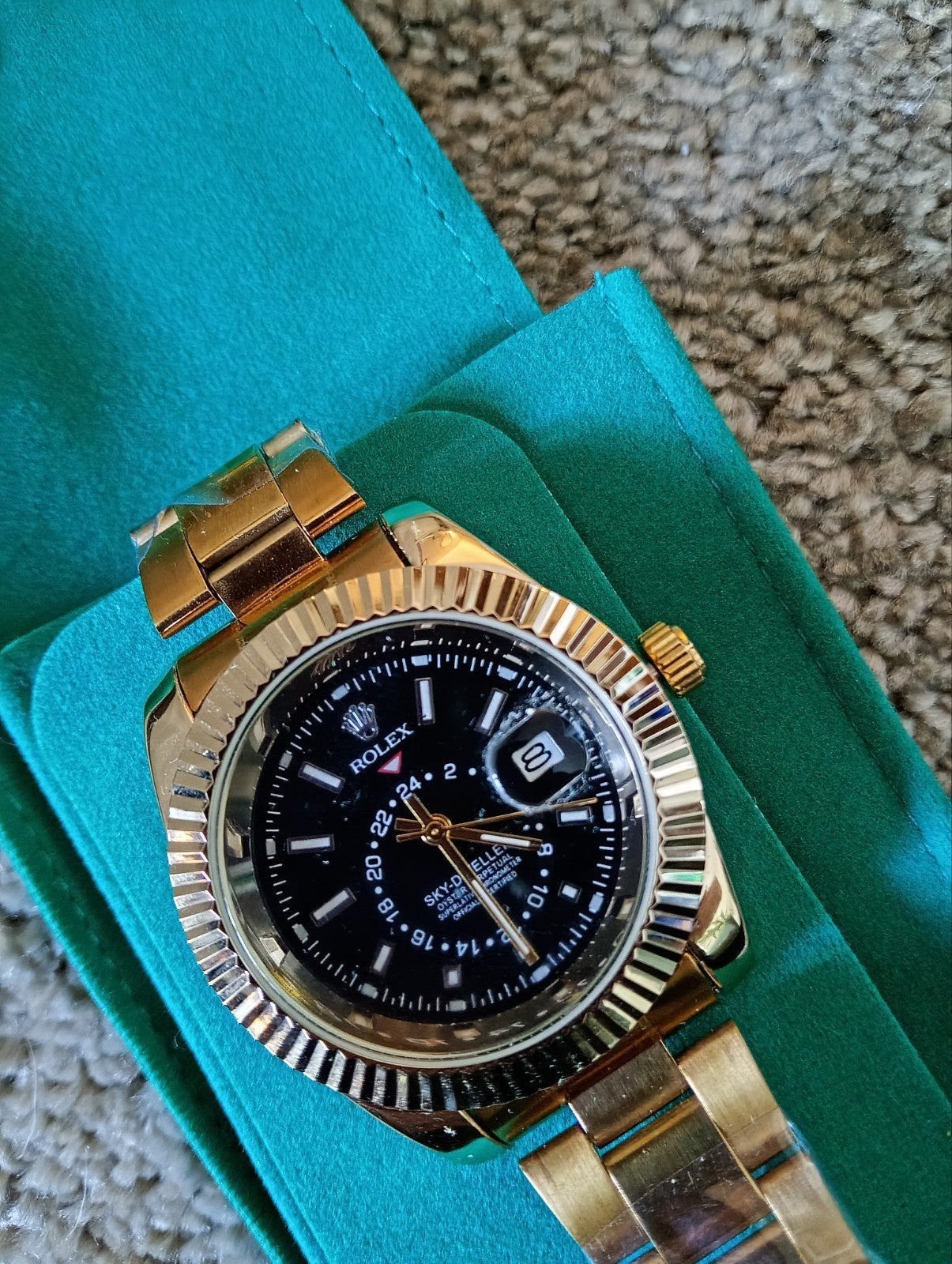 goud kleur Rolex Sky-Dweller nieuw in Horloge hoesje, Handtassen en Accessoires, Staal, Polshorloge, Nieuw, Ophalen of Verzenden