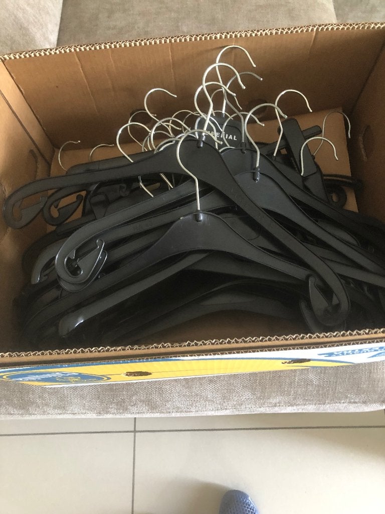 GRATIS KLEDINGHANGERS, Kleding | Dames, Ophalen