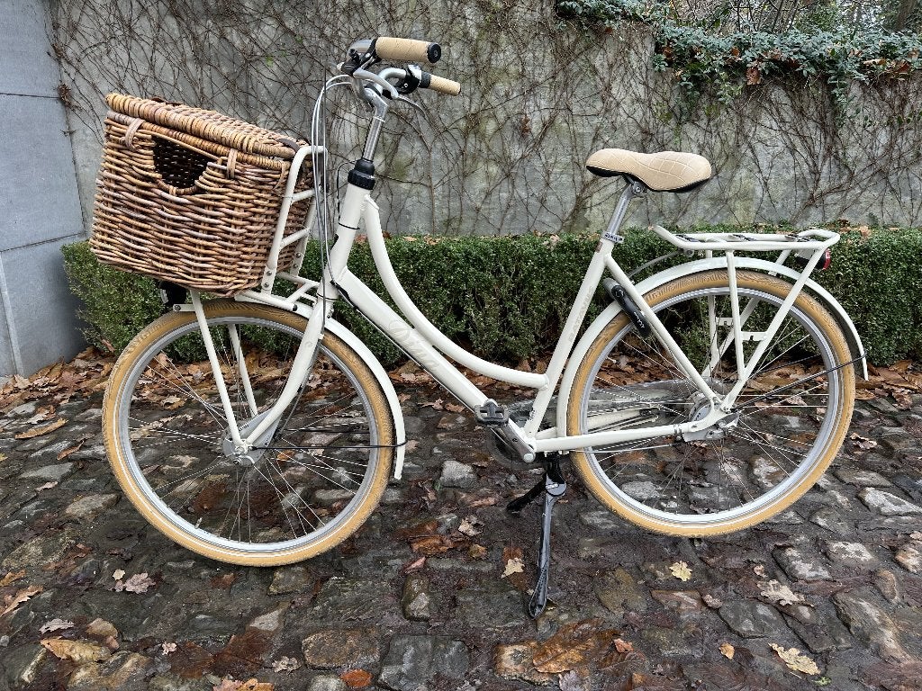 Batavus Diva damesfiets met fietsmand in nieuwstaat, Ophalen, Zo goed als nieuw, Batavus, Versnellingen