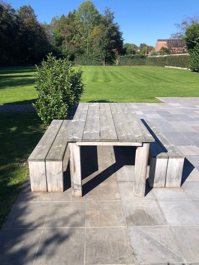 Mooie, robuuste houten tuinset met 2 banken, Ophalen, Zo goed als nieuw, Rechthoekig, Hout