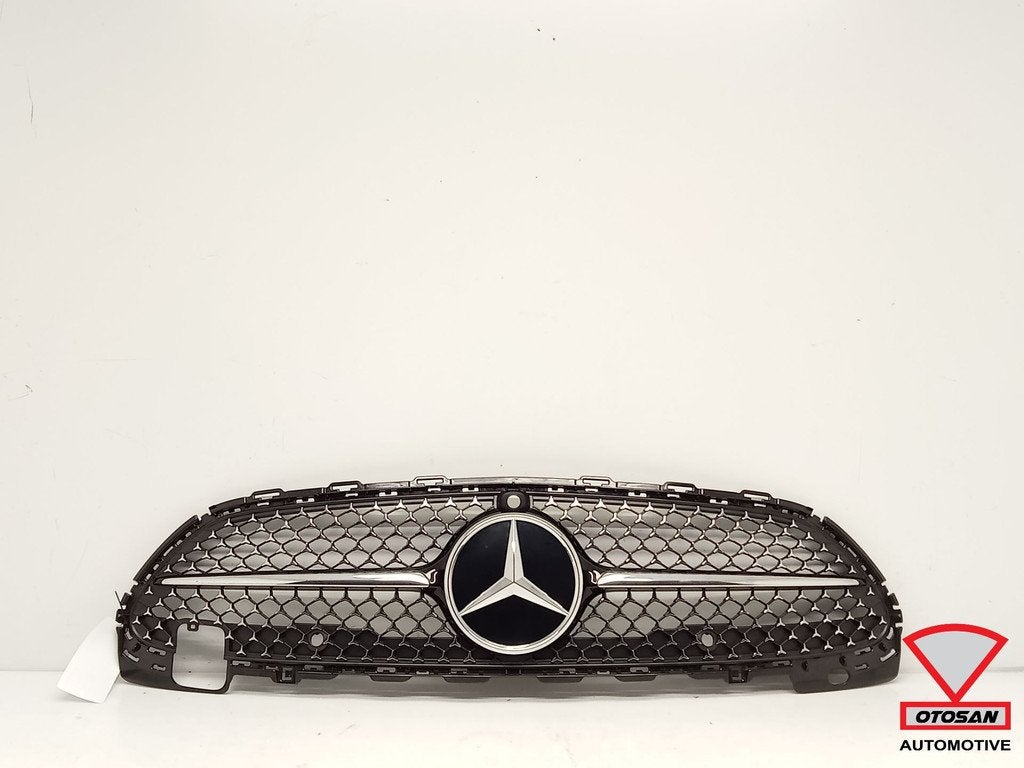 Mercedes C Klasse W206 Grille Daimond Camera A2068882100, Gebruikt, Mercedes-Benz AG, Mercedes-Benz, Mercedesstrasse 120
70372  Stuttgart, DE